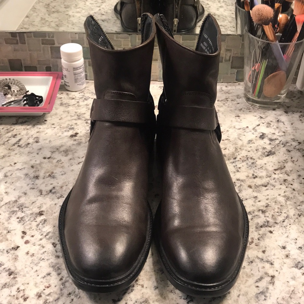 Beautiful Men’s Frye Boot Sz 11.5 Brown
